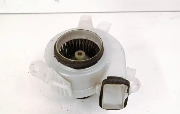 Toyota Prius (XW20) Hybrid/electric vehicle battery fan 8713047070 1172002913