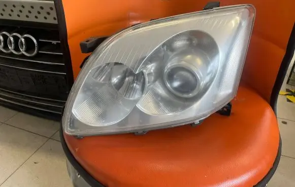 Toyota Avensis T250 Headlight/headlamp