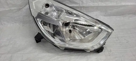 Dacia Dokker Headlight/headlamp 260102414R 260108383R