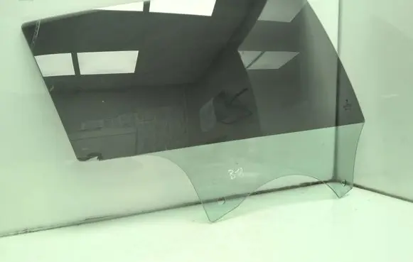 Tesla Model 3 Rear door window glass 43R011570 E008686