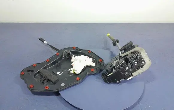 Audi A8 S8 D2 4D Rear door lock 4N0839016D