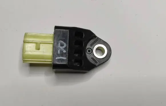 Toyota RAV 4 (XA30) Airbag deployment crash/impact sensor 8983142010 7024360K3