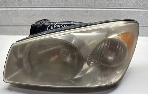 KIA Cerato Headlight/headlamp 921012F04