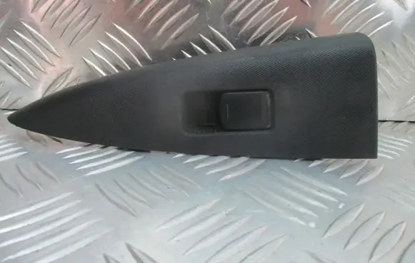 Nissan Note (E11) Electric window control switch