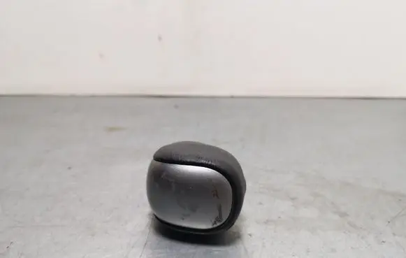 Toyota Verso Gear lever shifter trim leather/knob VERSOBUMBULAS