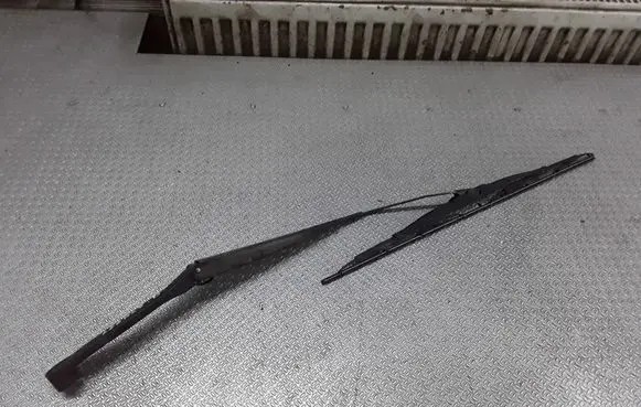 Subaru Legacy Windshield/front glass wiper blade 