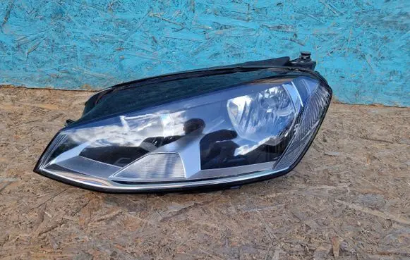 Volkswagen Golf VII Headlight/headlamp