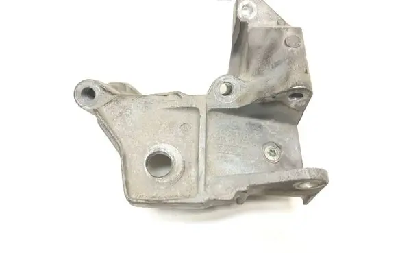 Volvo XC60 Engine mounting bracket 6G926P096FC A1318CU3F