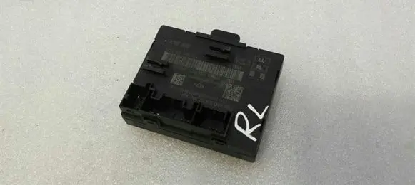 Audi A3 S3 8V Door control unit/module 5Q0959595E