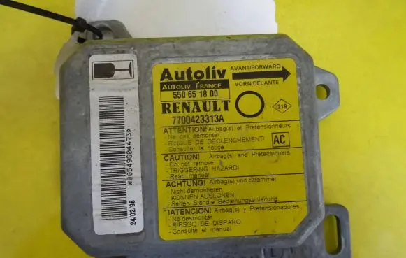 Renault Twingo I Airbag control unit/module 550651800 7700423313A
