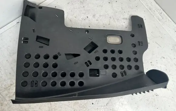 Mercedes-Benz C AMG W204 Dashboard lower bottom trim panel A2046800282