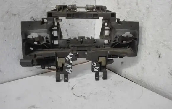 Rear door exterior handle/bracket