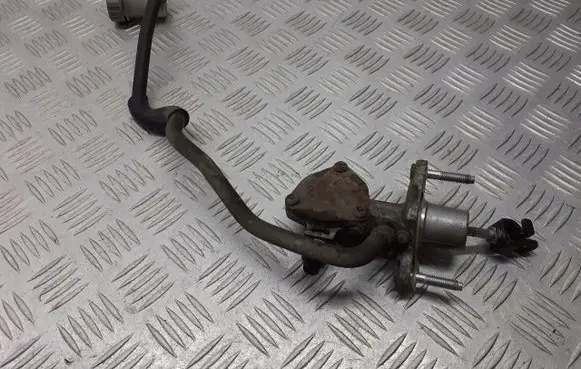 Honda FR-V Clutch release bearing slave cylinder 