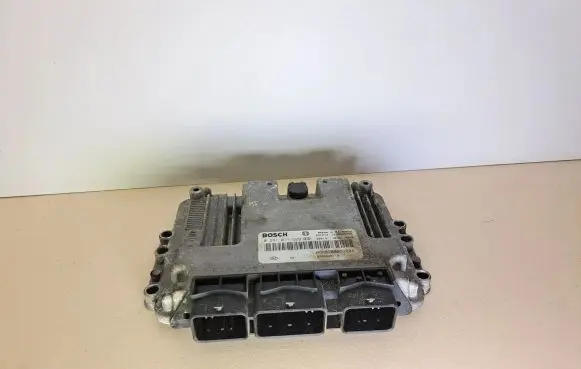 Renault Trafic II (X83) Engine control unit/module 0281011529 8200325719 HOM8200051608