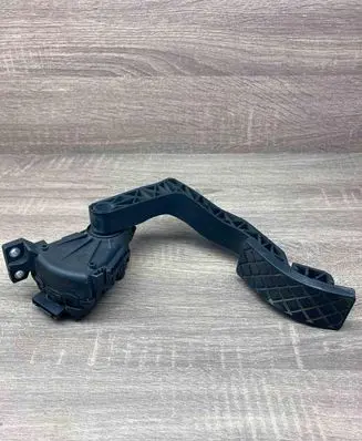 Audi A8 S8 D3 4E Accelerator throttle pedal 4E1723503 F30015601