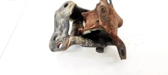 Honda Civic Engine mount bracket