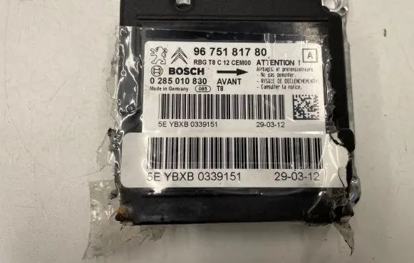 Peugeot 5008 Airbag control unit/module 9675181780 0285010830 YBPB0339151