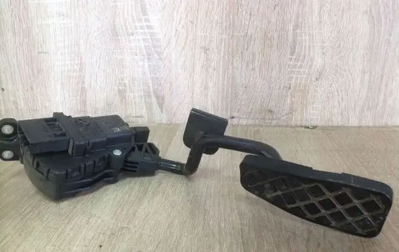 Audi A6 S6 C6 4F Accelerator throttle pedal 4F2721523