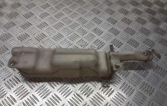Mitsubishi Colt Windshield washer fluid reservoir/tank