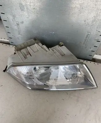 Skoda Octavia Mk2 (1Z) Headlight/headlamp