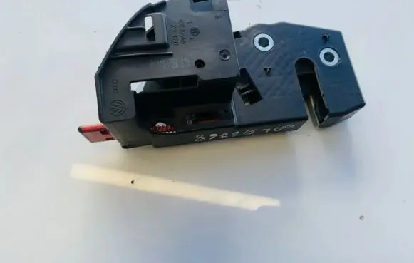 Skoda Octavia Mk2 (1Z) Seat back rest lock catch 1k0885681e