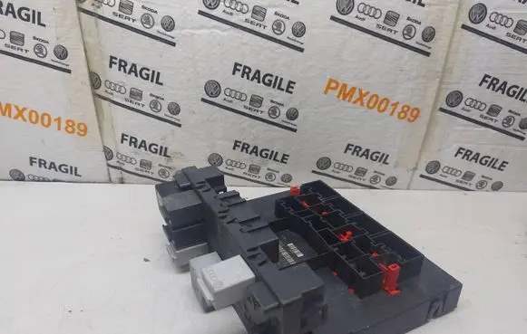 Volkswagen Golf V Fuse box set 1K0937049