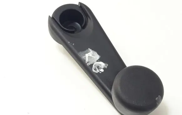 BMW 1 E81 E87 Rear door window winding handle 8122503