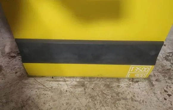 Iveco Daily 30.8 - 9 Rear door trim (molding)