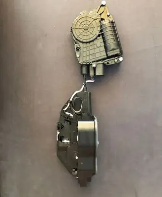 BMW X5 E70 Front door lock 51217315019 7315019
