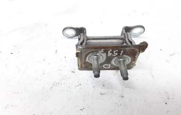 Volvo V50 Tailgate/trunk/boot hinge