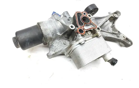Volkswagen Tiguan Allspace Oil filter mounting bracket 06L903143