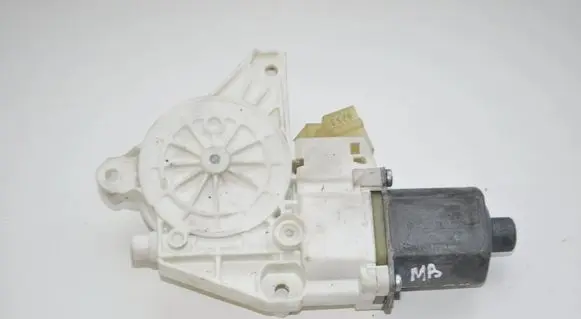 Mercedes-Benz C W204 Rear door window regulator motor A2048200642