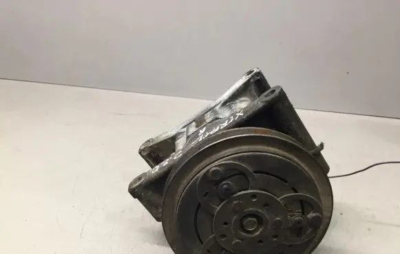 Nissan X-Trail T30 Air conditioning (A/C) compressor (pump)