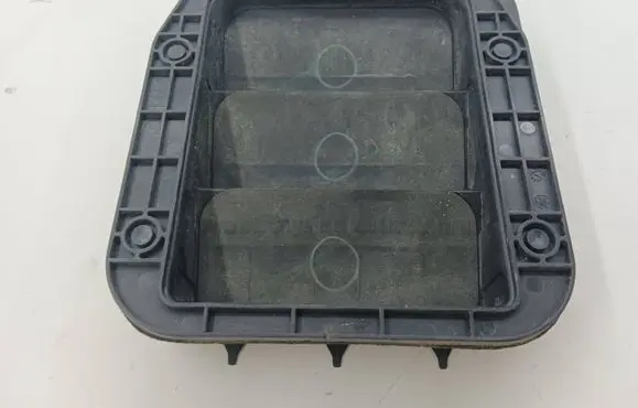 Honda CR-V Quarter panel pressure vent 