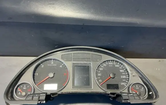 Audi A4 S4 B7 8E 8H Speedometer (instrument cluster) 8E0920901D