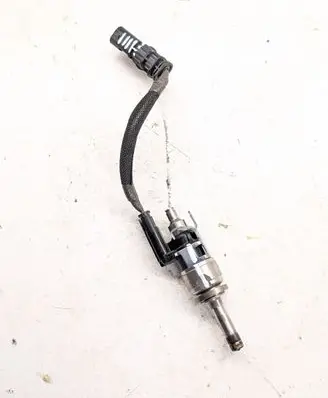 Volvo V60 Fuel injector 31432778