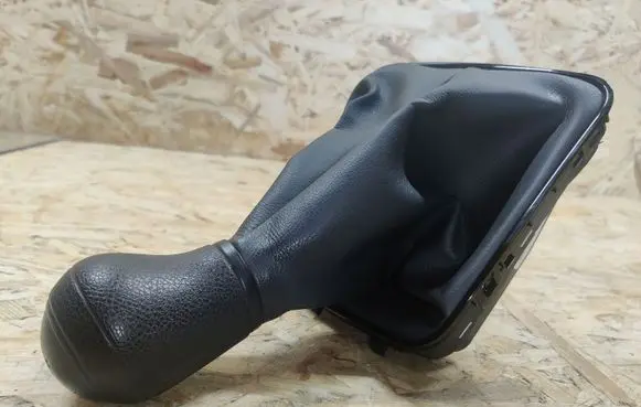 Seat Ibiza IV (6J,6P) Gear lever shifter trim leather/knob 6P0711113A