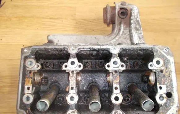 Chrysler 300M Engine head 4663894r