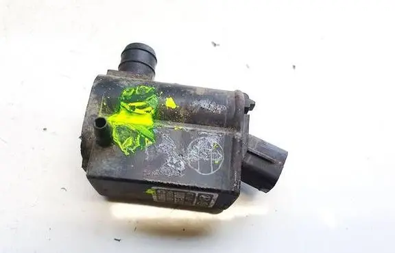 Hyundai Santa Fe Windscreen/windshield washer pump 985103E000 98510-3E000