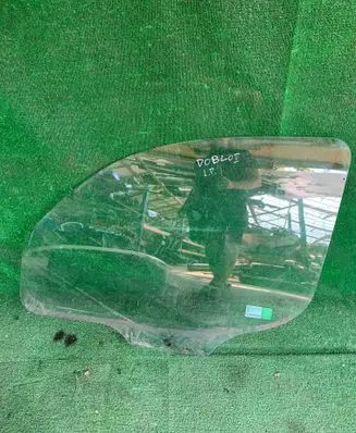 Fiat Doblo Front door window glass four-door 