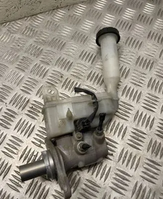 Master brake cylinder