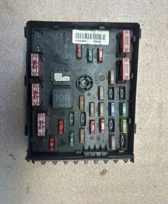 Volkswagen PASSAT B6 Fuse box set 3C0937125 63592777