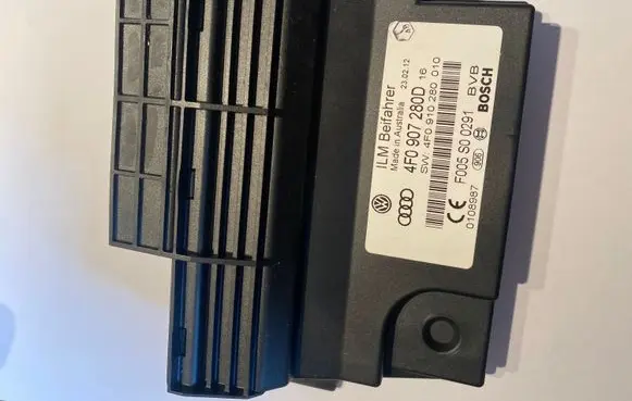 Audi Q7 4L Power management control unit 4F0907280D 4F0910280 F005S00291