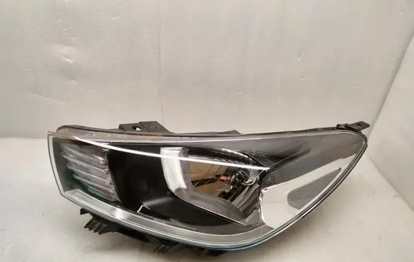 KIA Rio Headlight/headlamp