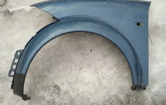 Audi A2 Fender melynas