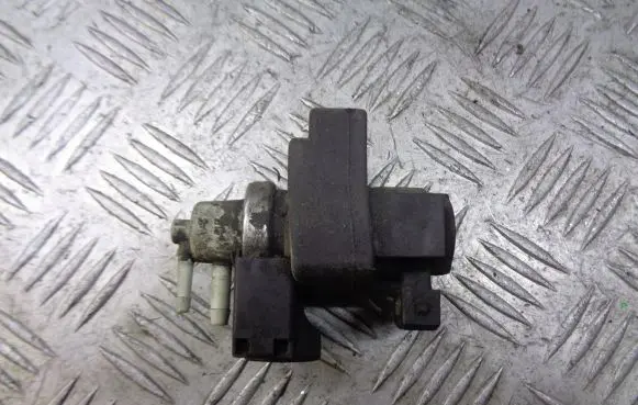 Renault Megane II Vacuum valve 8200270451