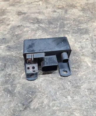 Mercedes-Benz E W211 Glow plug pre-heat relay