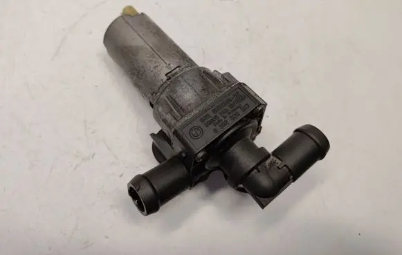 BMW 3 E92 E93 Coolant heater control valve 64116928246 0392020097