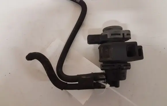 Renault Scenic II - Grand scenic II Vacuum valve 8200575400