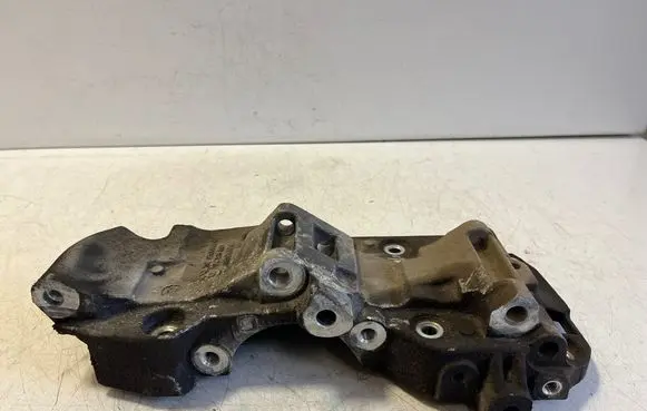 BMW X3 F25 Generator/alternator bracket 8506863